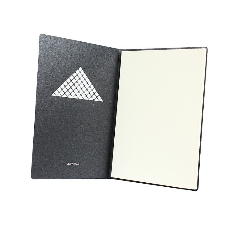 Cahier A5 noir - Louvre Pyramide