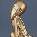 Jeune fille aux mains repliées